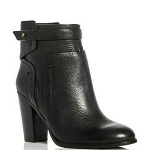 Vince Camuto - Faythe Layered Booties